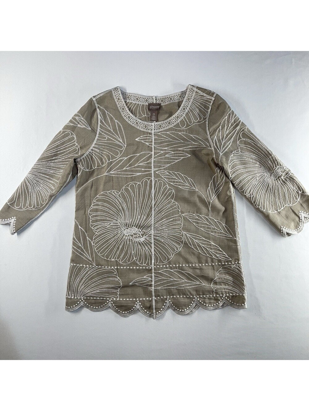 Chicos Top Womens Small Beige Embroidered Tunic Floral Scallop Hem Boho